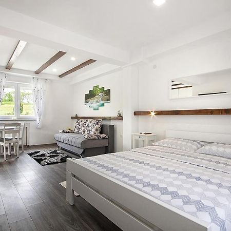 Studio Apartments Kaya Čatrnja Dış mekan fotoğraf