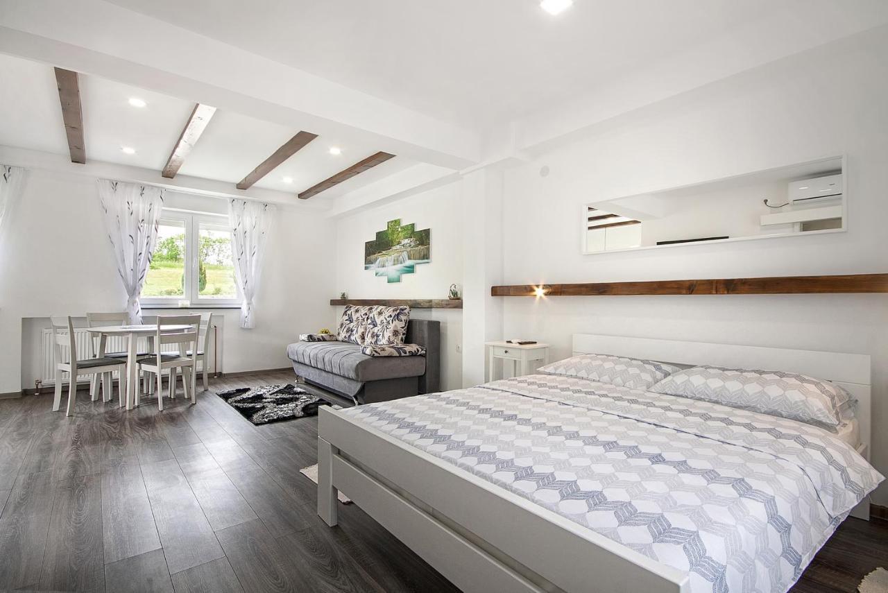 Studio Apartments Kaya Čatrnja Dış mekan fotoğraf