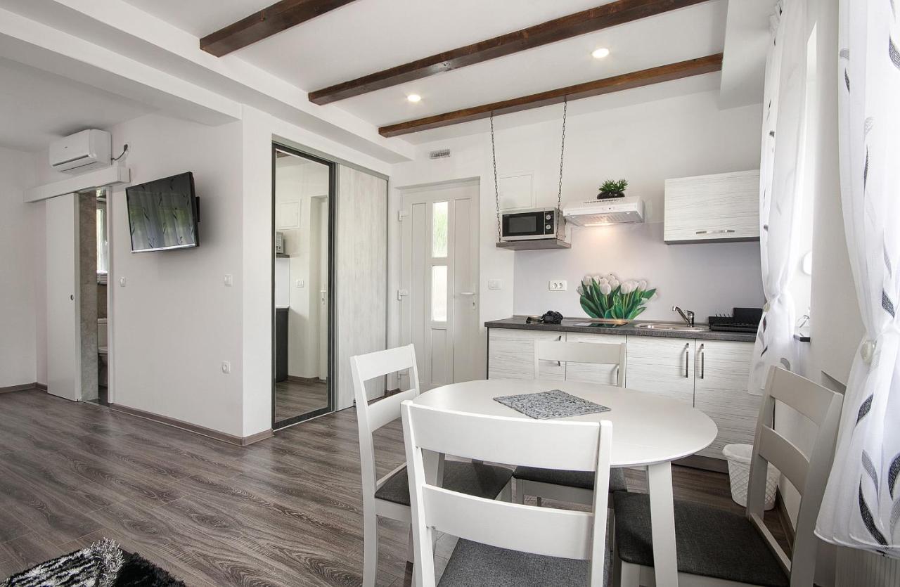 Studio Apartments Kaya Čatrnja Dış mekan fotoğraf